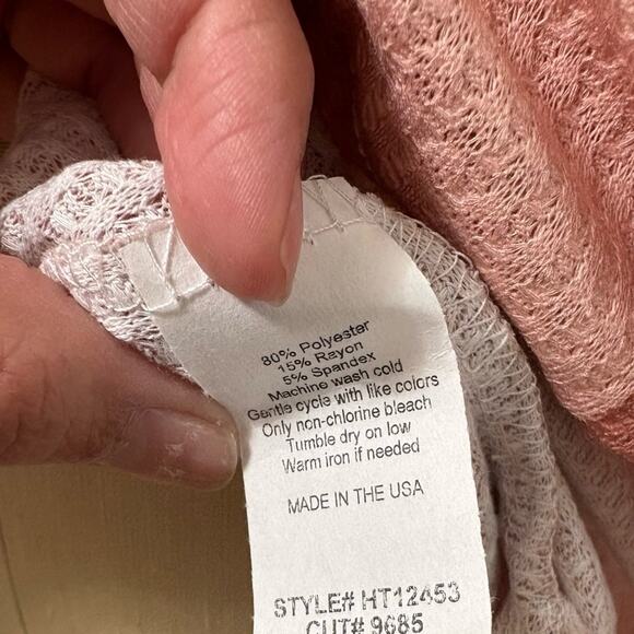 HOPELY Women's Pink Checkered Waffle Knit Top Medium NWT - Picture 6 of 6